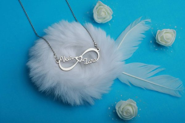 Infinity Middle Heart Design Customized Couple Name Pendant